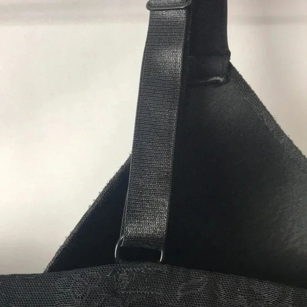 AVENUE  WOMENS SIZE 46DDD BLACK  LACE BRA GOOD CLEAN CONDITION‎